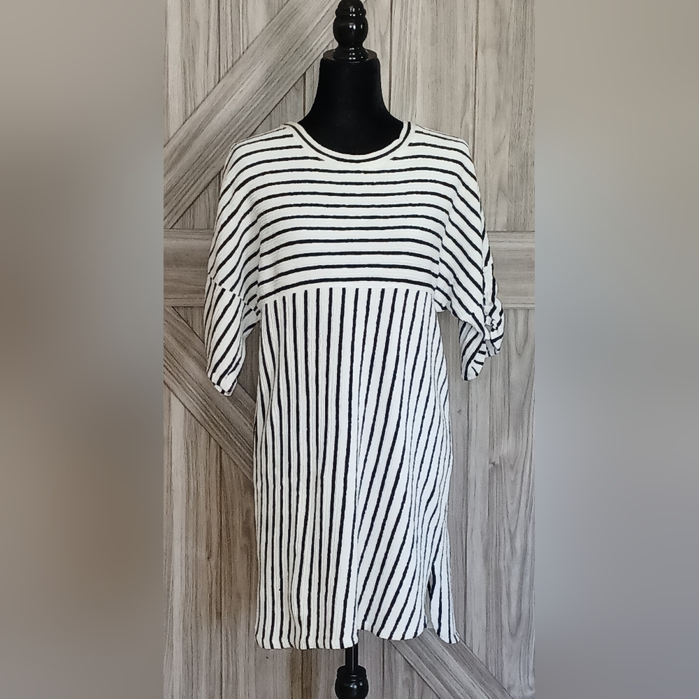 Max Studio Women's Black and White Dolman Sleeve Oversized Tunic Dress (NWOT)